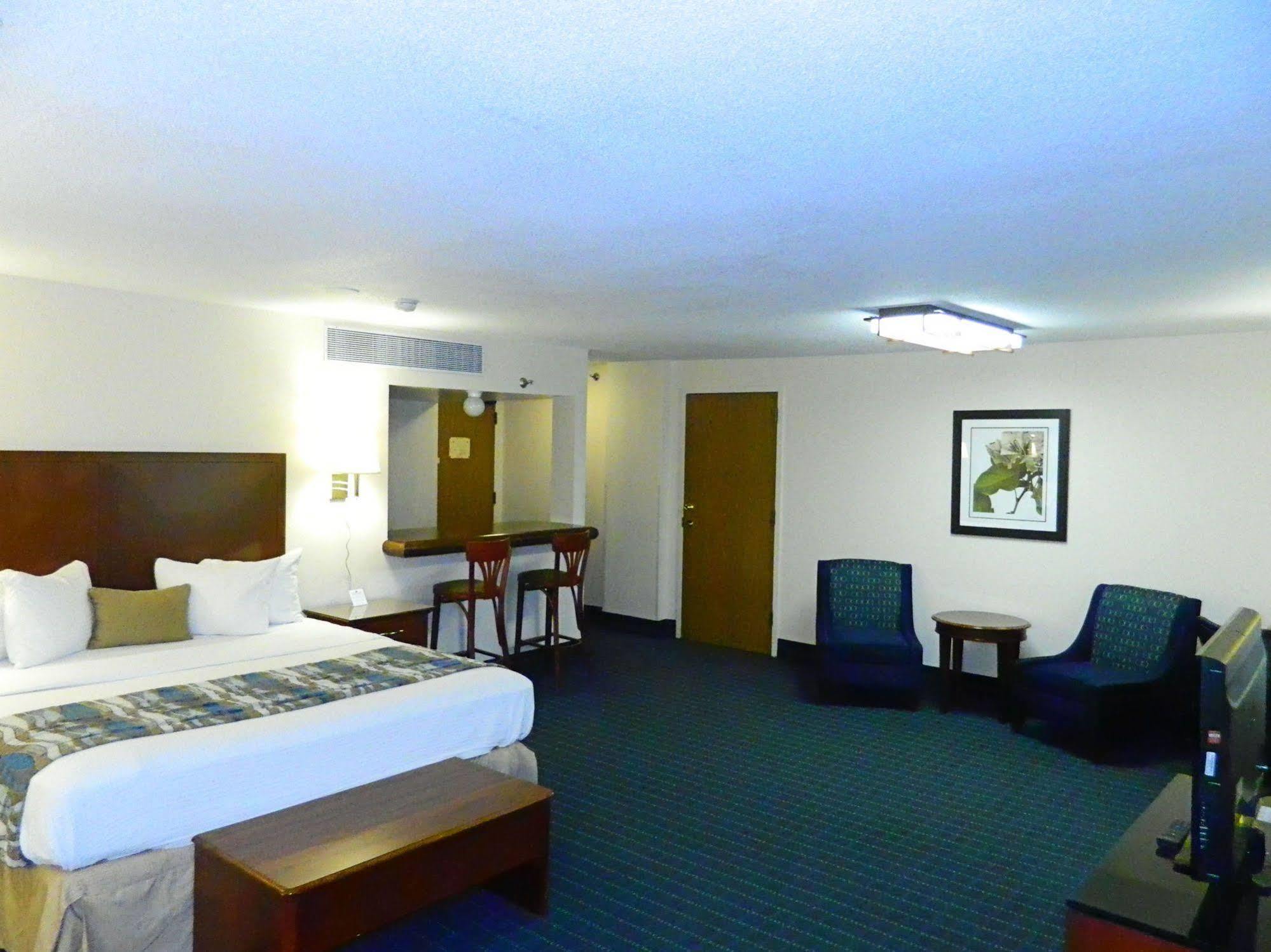 Capital Plaza Hotel Frankfort Exterior foto